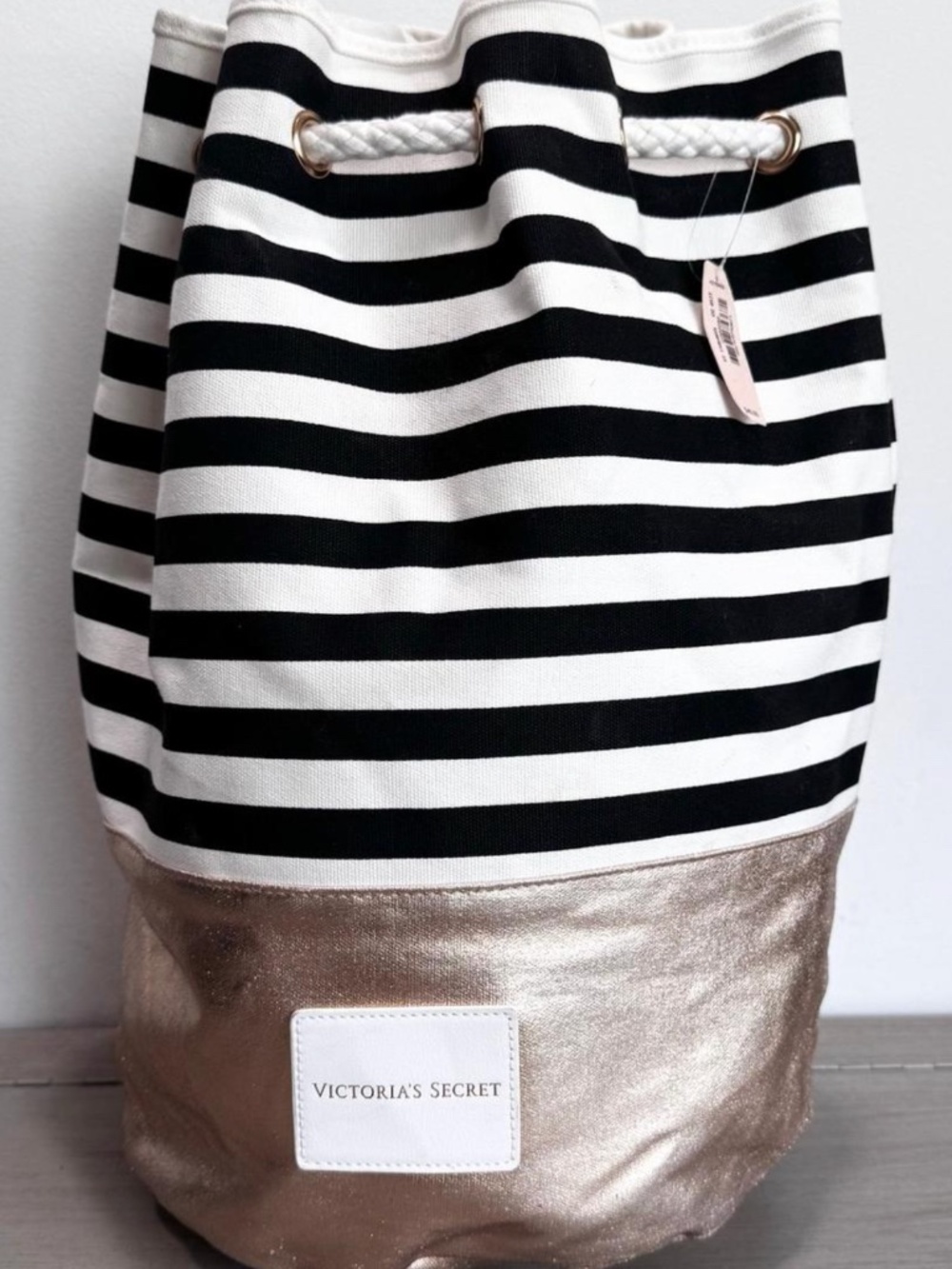 Victoria's Secret Drawstring Backpack Weekender/Beach bag  NWT Black White